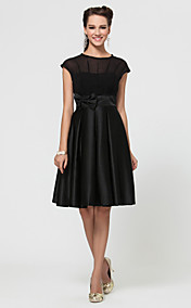 robe de demoiselle d'honneur A-ligne bijou longueur genou en mousseline de soie et satin avec un arc (s)