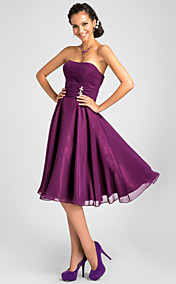 une ligne de longueur genou bretelles robe de demoiselle d'honneur