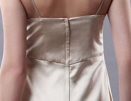 TORI - Kleid für die Braut aus Satin TORI - Kleid für die Braut aus Satin