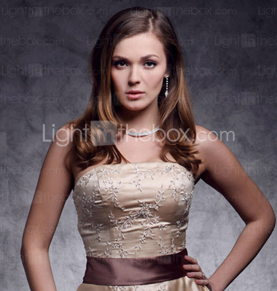 a-line senza spalline cappella treno abito da sposa in raso con nastro a-line senza spalline cappella treno abito da sposa in raso con nastro