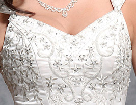 A-Line/Princess cappella treno abito da sposa in raso con ricami di perline