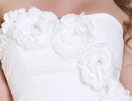 A-line Strapless Knee-length Chiffon Cocktail Dress With Flowers