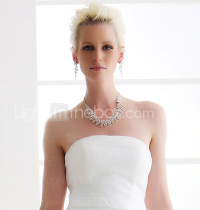 Trumpet/Mermaid Strapless Court Train Satin Wedding Dress 