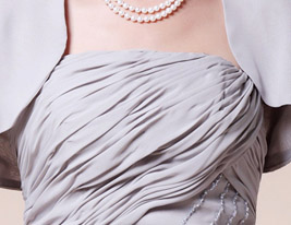 Sheath/ Column Strapless Knee-length Side-Draped Chiffon Mother of the Bride Dress With A Wrap
