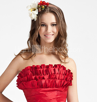 A-line Princess Strapless Knee-length Taffeta Bridesmaid Dress A-line Princess Strapless Knee-length Taffeta Bridesmaid Dress