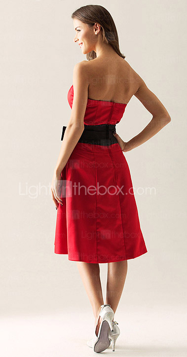 A-line Strapless Knee-length Satin Bridesmaid/Wedding Party Dress 