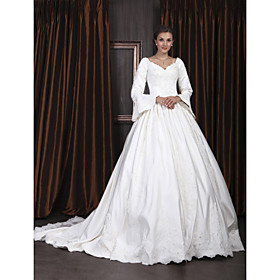 Ball Gown V-neck Long Sleeve Satin Luxury Wedding Dress With Beaded Appliques