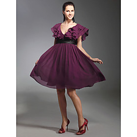 Chiffon Sheath/Column V-neck Knee-length Cocktail Dress