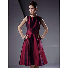 A-line Bateau Knee-length Taffeta Bridesmaid/ Wedding Party Dress
