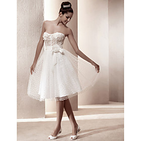 A-line Sweetheart Knee-length Tulle Wedding Dress