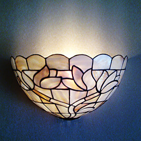 Tiffany Style Wall Light with Floral Pattern