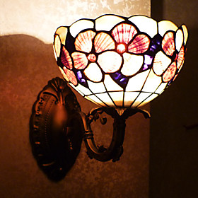Antique Inspired Wall Light in Tiffany Style - Floral Patterned Antique Inspired Wall Light in Tiffany Style - Floral Patterned