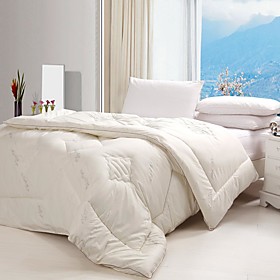 Ivory Solid Full/Queen-size Down Alternative