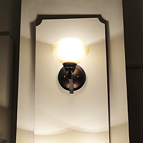 Classic Wall Light with 1 Light in Warm White Shade