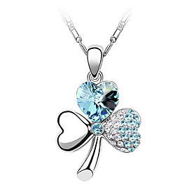 Clover Pattern Crystal Necklace