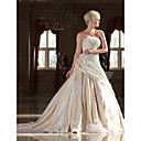 A-ligne Bretelles Robe De Mariage Cath�drale Train Taffetas Avec Des Fleurs (wsm04451)