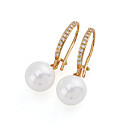 Cz Hermoso / Perlas De Imitaci�n Y Los Pendientes De Bronce Con Oro De 18 Quilates Chapado (0801-hy01214-05-10mm)