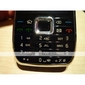 E75 quad estilo banda dual para tarjetas wifi tv espera dual de doble java qwerty cubierta de metal de la cámara teclado deslizante lado del teléfono 