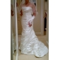 Trumpet/Mermaid Strapless Court Train Taffeta Wedding Dress 