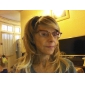 capless synthétique de haute qualité blonds de longueur moyenne et mode noir bouclés perruque