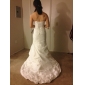 Trumpet/Mermaid Strapless Court Train Taffeta Wedding Dress 