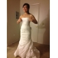 Trumpet/Mermaid Strapless Court Train Taffeta Wedding Dress 