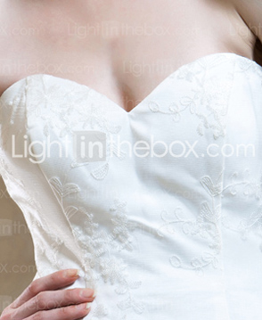 Trumpet/Mermaid Sweetheart Chapel Train Lace Wedding Dress 