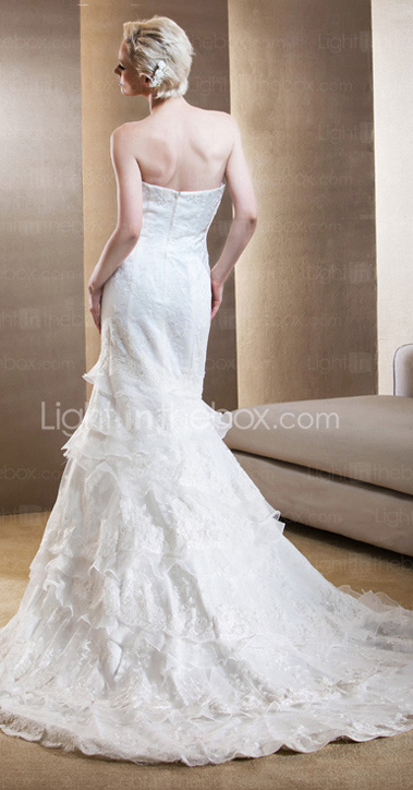 Trumpet/Mermaid Sweetheart Chapel Train Lace Wedding Dress 