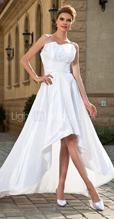 a-Linie trägerlosen asymmetrische Taft-Brautkleid