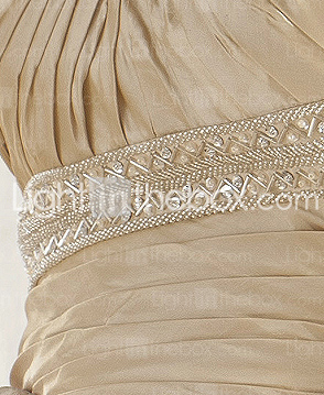 une ligne de v-cou tribunal trains taffetas robe de mariée en organza