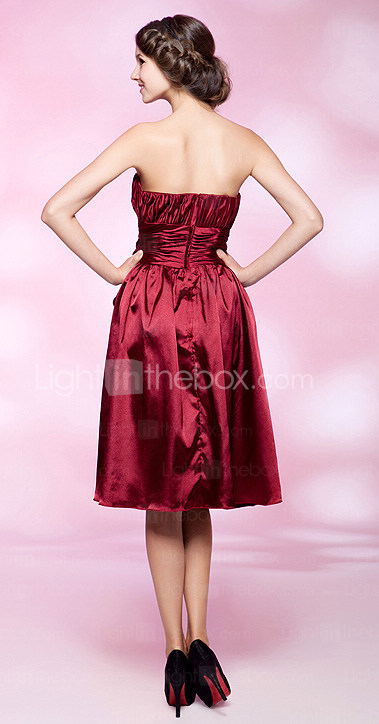  A-line Strapless Knee-length Elastic Woven Satin Cocktail Dress
