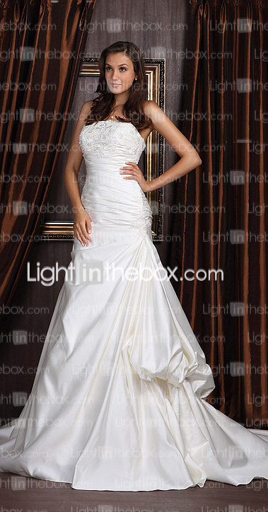 Trumpet/ Mermaid Strapless Court Train Satin Side-draped Wedding Dress