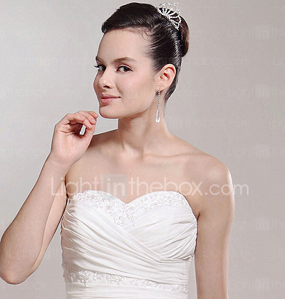 A-line/Princess Side-Draped Cathedral Train Luxury Wedding Dress With Beaded Appliques 