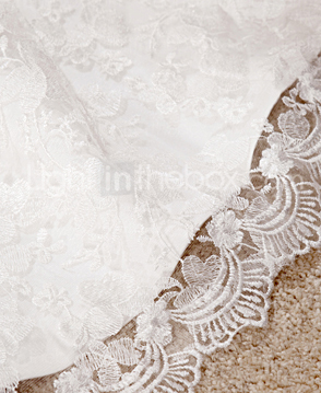 ADAMINA - Kleid für die Braut aus Organza und Spitze