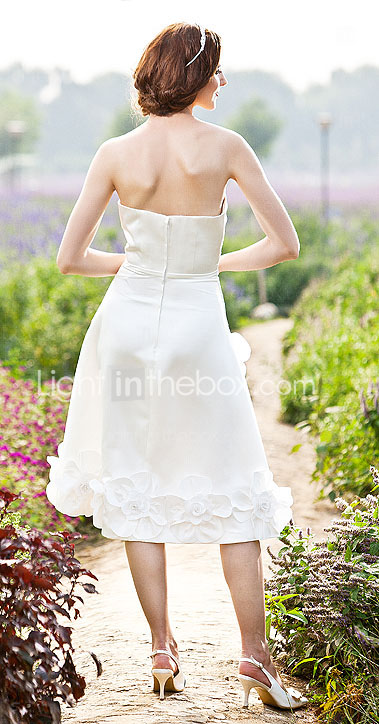 a-lijn strapless knielange satijnen bruidsjurk met 3d bloemen