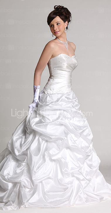 Ball Gown Sweetheart Chapel Train Taffeta Wedding Dress
