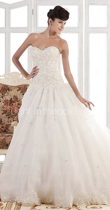 A-line/Princess Strapless Chapel Train Organza Wedding Dress 
