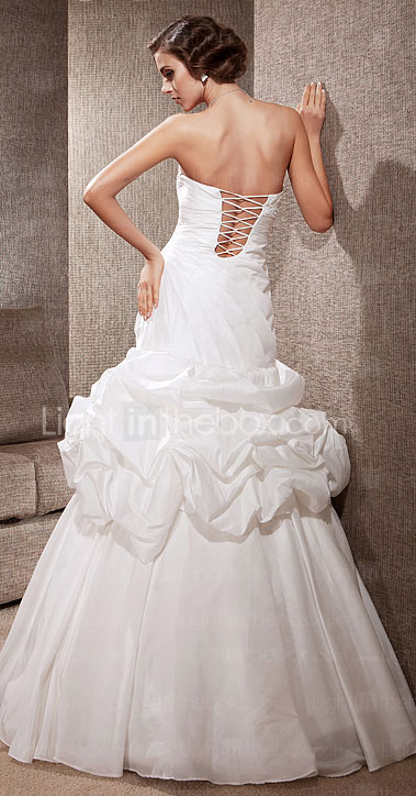 TORBAY - Vestido de Noiva 2012 em Tafetá e Renda