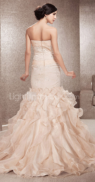  Trumpet/Mermaid Strapless Court Train Lace And Organza Wedding Dress