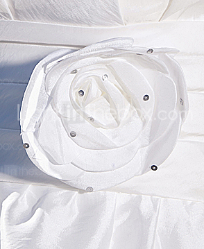 Sheath/Column Strapless Knee-length Taffeta Wedding Dress