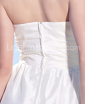 Sheath/Column Strapless Knee-length Taffeta Wedding Dress