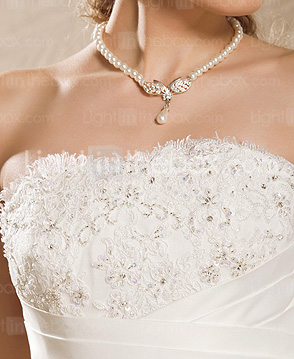 Ball Gown Strapless Court Train Satin Weeding Dress 