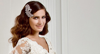 Trumpet/Mermaid Sweetheart Court Train Lace Wedding Dress With A Wrap 