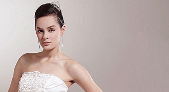 a-lijn strapless kapel trein mouwloze satijn luxe trouwjurk